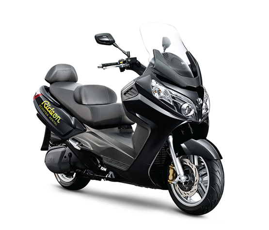 Ride-on-scooter-rental-sym-maxsym-400cc